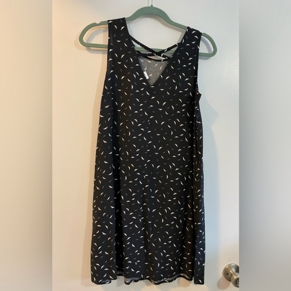 ❤️Gap geometric triangle print black white sleeveless shift dress size XS - Picture 2 of 5